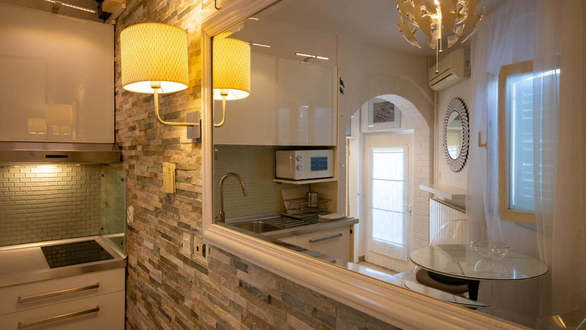 Family Friendly Apartments With A Swimming Pool Lovran, Opatija - 14178 객실 사진